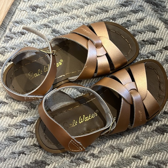Saltwater Sandals by Hoy Rosegold sz 10c - Picture 3 of 3